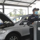 Revisión técnica. Los autos son sometidos al mismo procedimiento que en Quito.