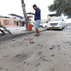 Resultado de la explosión un vehículo quedó con daños materiales