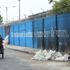 1. Panorama. Un mural del proyecto municipal, en la ciudadela Coviem, cerca de la avenida Perimetral, en el sur porteño