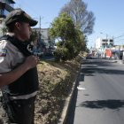 Operativos. En la mañana, cada 30 minutos, en diferentes puntos, los uniformados policiales realizan control de armas y antecedentes a conductores de autos y motocicletas.