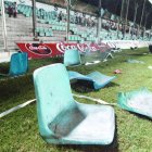 Las sillas del estadio Capwell fueron sacadas de su lugar por incidentes ocasionados por la Sur Oscura en el 2006.
