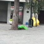 El cuerpo del fiscal quedó tendido en el suelo.