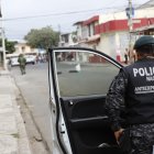 Control. Un grupo de la unidad de explosivos de la Policía Nacional realizó la detonación controlada, sin daños al lugar.