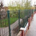 Una vista general sobre el "Muro de la Paz", que separa los barrios católicos republicanos y nacionalistas de los barrios protestantes leales y unionistas en Bishop Street en Londonderry, Irlanda del Norte en marzo de 2019. EFE/Archivo