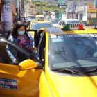 Amarillos. Los vehículos legales se estacionan en la avenida Maldonado o Simón Bolívar, mientras que los ilegales deambulan buscando oportunidad o se ponen en calles próximas