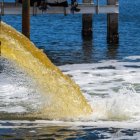 Contaminación. Agua sin tratar llega al océano, en Galápagos.