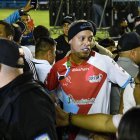 El exfutbolista brasileño Ronaldinho Gaúcho fue registrado este sábado, 24 de septiembre, al saludar, al final de un partido de exhibición en el marco del torneo infantil Sur Cup Internacional, en el Estadio Jocay, en Manta (Ecuador)