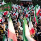 Cientos de manifestantes progubernamentales participan en una concentración en Teherán, este domingo 25 de septiembre.