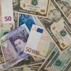 Las divisas como el euro o la libra esterlina casi se han equiparado al valor del dólar.