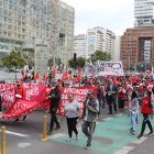 Manifestación. Los comerciantes marcharon por la avenida Amazonas, a la altura del Complejo Judicial Norte.