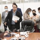 Comisión. Luego de que el gobierno decidió votar con los correístas y a favor de los correístas, Villavicencio no tiene otra alternativa que renunciar.