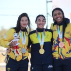 La campeona de los Juegos Mundiales confirmó su hegemonía en el patinaje de velocidad al liderar la prueba de los 1.000 m batería, seguida por colombianas.