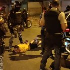 Uno de los detenidos en operativo policial.