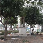 El redondel permanecía descuidado y con mucha basura alrededor del monumento a Pío Jaramillo.