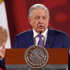 El presidente de México, Andrés Manuel López Obrador, habla hoy durante su conferencia de prensa matutina en el Palacio Nacional, en Ciudad de México (México).
