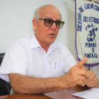 Ingeniero comercial y máster en administración MBA.  Ha sido presidente del Club de Leones Salinas Costa Azul, y miembro de algunos sectores profesionales y sociales de la provincia de Santa Elena.