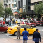 Menos carros y más espacio para el peatón pueda recorrer el centro de la ciudad, es lo que quiere la ciudadanía.