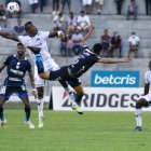 9 de Octubre y Macará son los clubes más complicados en la carrera por salvar la categoría.