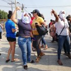 Varios familiares de reos intentaron cerrar la vía a Daule al exterior del centro penitenciario