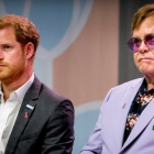 El príncipe Harry y Elton John.