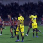 Los morlacos celebraron a todo lo alto el primer gol de Raúl Becerra contra Barcelona.