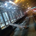 En esas condiciones quedó la parada. Parte de la cubierta resultó afectada