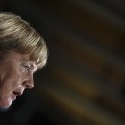 La excanciller alemana, Angela Merkel, asiste a una rueda de prensa para anunciar el ganador del Premio Gulbenkian de Humanidades en la Fundación Calouste Gulbenkian de Lisboa, este 13 de octubre.