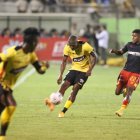 Barcelona se enfrentó a Aucas en el estadio Los Chirijos de Milagro