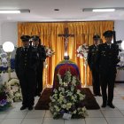 Féretro de la agente Policial Verónica Songor llegó a Loja y fue recibida con honores por sus compañeros