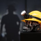 "Dolor en la Tierra" en memoria de las muertes de mineros hoy, en el Museo Memoria y Tolerancia en Ciudad de México (México). El Museo de Memoria y Tolerancia de México colocó este miércoles un altar de muertos para los mineros ante las recientes tragedias en el país.