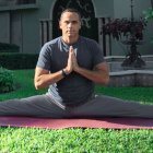 Asegura que la práctica de yoga, artes marciales y full conctact le han dado gran elasticidad en su cuerpo.