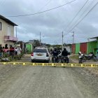 Investigación. Escenario donde se dieron los hechos de sangre el miércoles pasado. La policía recopila datos.