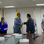 Acto. Posesión simbólica de Juan Carlos Larrea Valencia en el CPCCS.