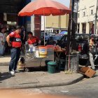 Yomaira Guerra y Toni Navas, con la camiseta de Flamengo.