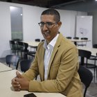 El colombiano Andrés Ballesteros habla durante una entrevista con EFE, el 22 de octubre de 2022, en Bogotá (Colombia). EFE/Mauricio Dueñas Castañeda