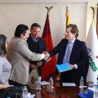 Richard Gómez (i) junto al actual Presidente del Consejo Directivo del IESS.