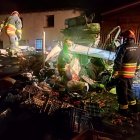 Destrozados. Reducidos a nada quedaron los dos automotores involucrados en este nuevo siniestro vial.