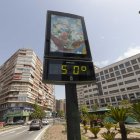 Imagen de archivo de un termómetro este verano en Murcia.