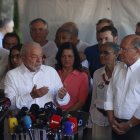 El expresidente de Brasil y candidato presidencial Luiz Inácio Lula da Silva, habló con los medios hoy.