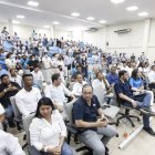 Trámite. Candidatos y simpatizantes del movimiento Revolución Ciudadana en el CNE-Guayas, días atrás.