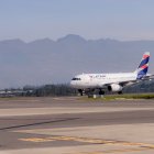 Aerolínea.- Uno de los aviones de Latam que tiene la ruta Quito - Miami.