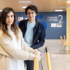Los investigadores Marcos Malumbres y Carolina Villarroya-Beltri, del CNIO. Fotografía cedida por el CNIO (Laura M. Lombardía).