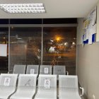 Sujetos dispararon a fachada de un centro de salud en Guayaquil.