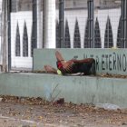 Indigentes han hecho del parque un dormitorio al aire libre.