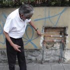 Denuncia. Los afectados por los robos deben hacer conexiones directas hasta que instalen el nuevo medidor.