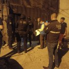 Acción. La policía intervino y clausuró sitios en los que se fabricaba la sustancia