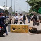 Cotoca. Un cerco a 22 kilómetros de Santa Cruz bloquea el paso.