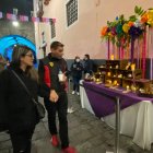 Las exposiciones están a lo largo de la calle principal de La Ronda.