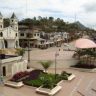 CALLES E IGLESIA DEL CANTÓN DE LA PROVINCIA DE EL ORO.