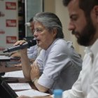 A la reunión también asistió el ministro de Defensa, de Salud y de Economía.